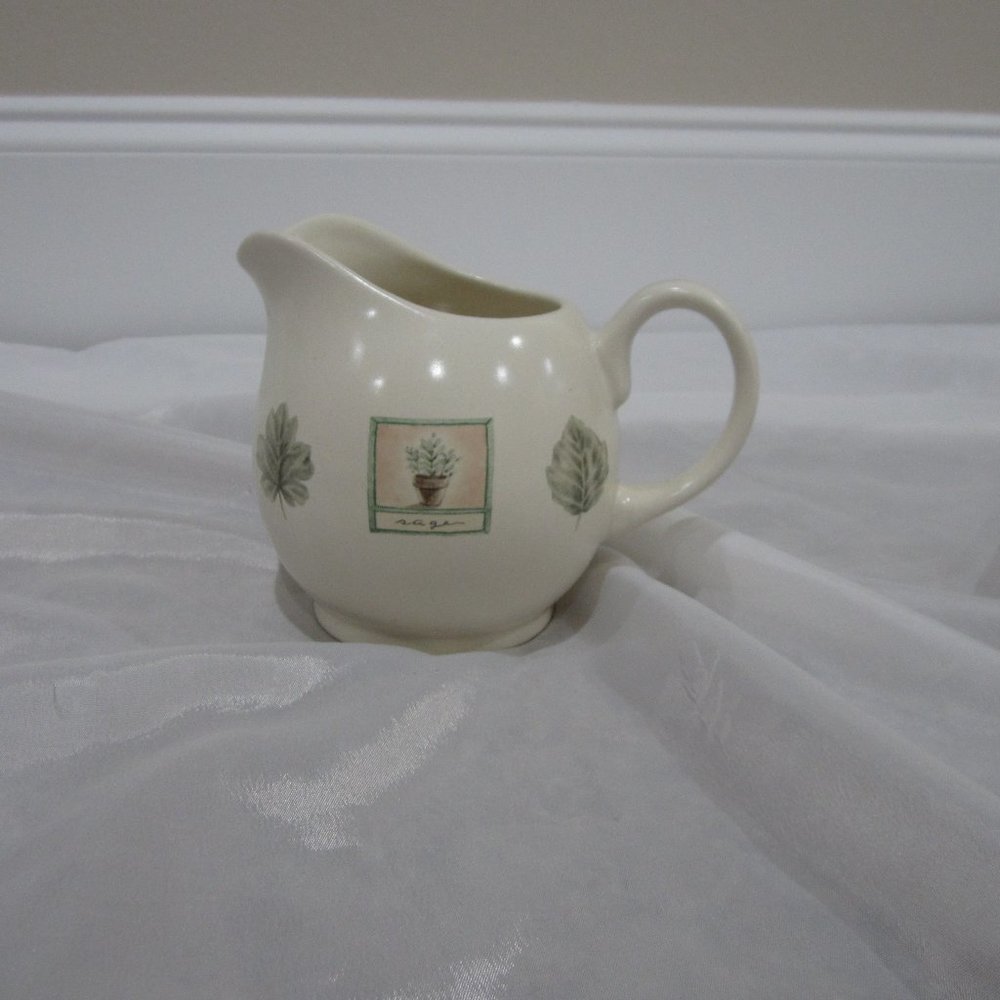 Pfaltzgraff Naturewood Large Gravy Pitcher